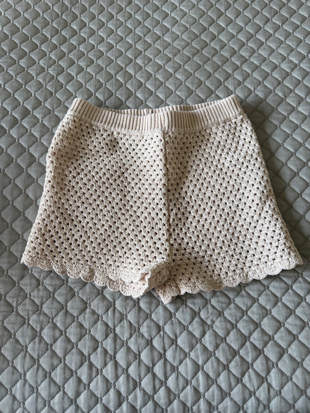 Zara Cream Crochet Scallop-Hem Kids Shorts